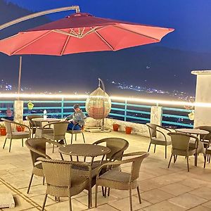Hotel Ocean & Meadows Open Terrace ! Mall Road Hotel !